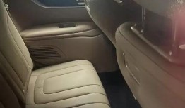 问界m9最新爆料,豪华智能SUV，颠覆传统出行体验！”